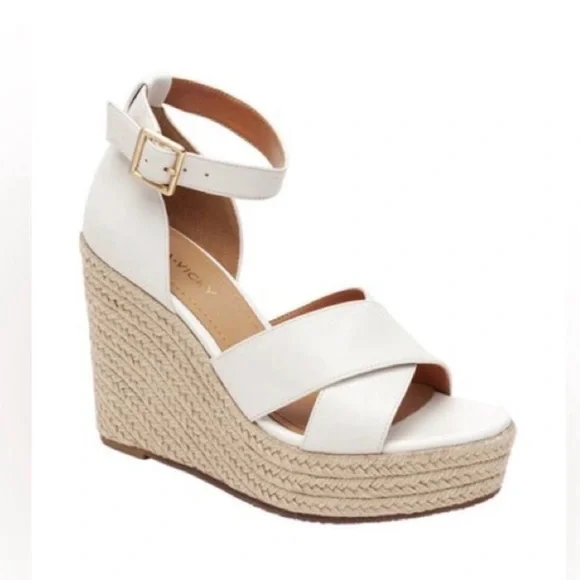 Women's White Wedge Sandals - Picture 1 of 5